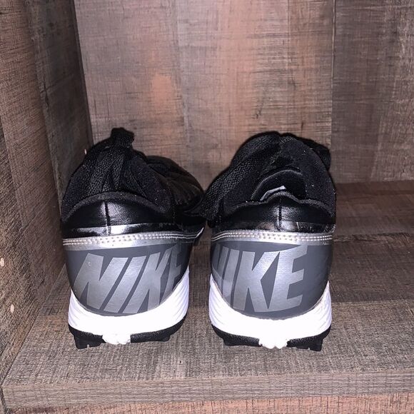 NIKE‎ youth Cleats- size 6Y - Picture 8 of 12